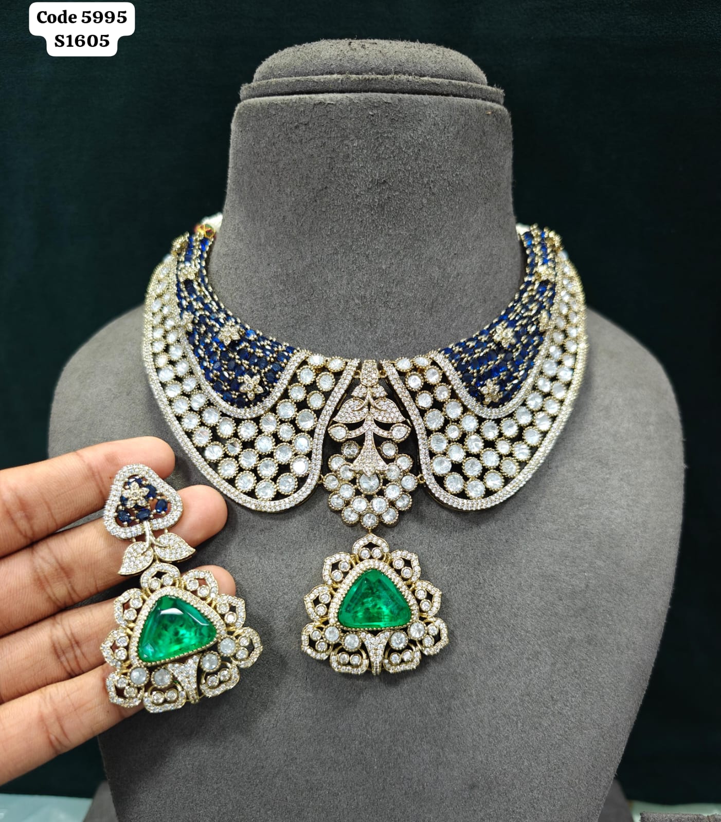 Necklace Set 075